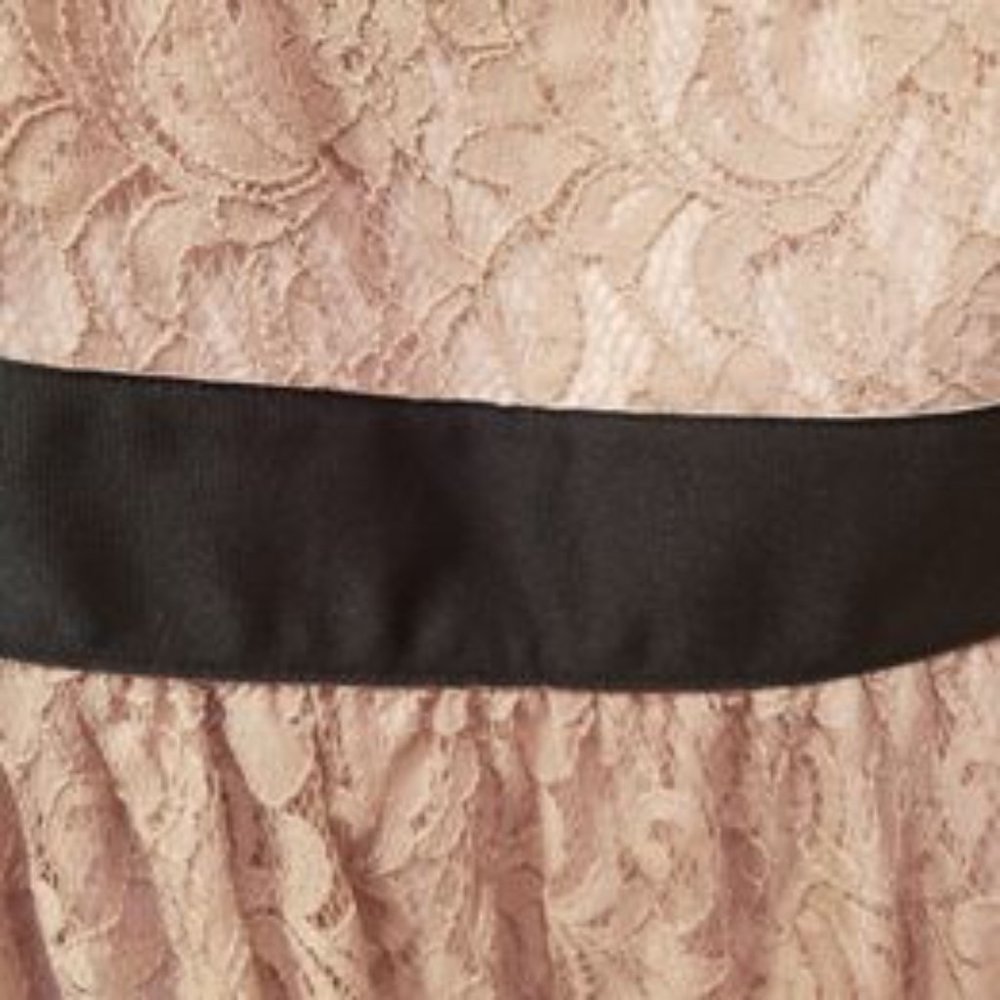 ELLE Lace Nude/Blush-Tinged Juniors Strappy Dress with Black Band- Size 6 - Picture 4 of 9